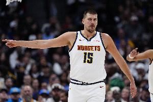 约基奇：今晚我们在沟通&趋前防守&反应上都慢一拍